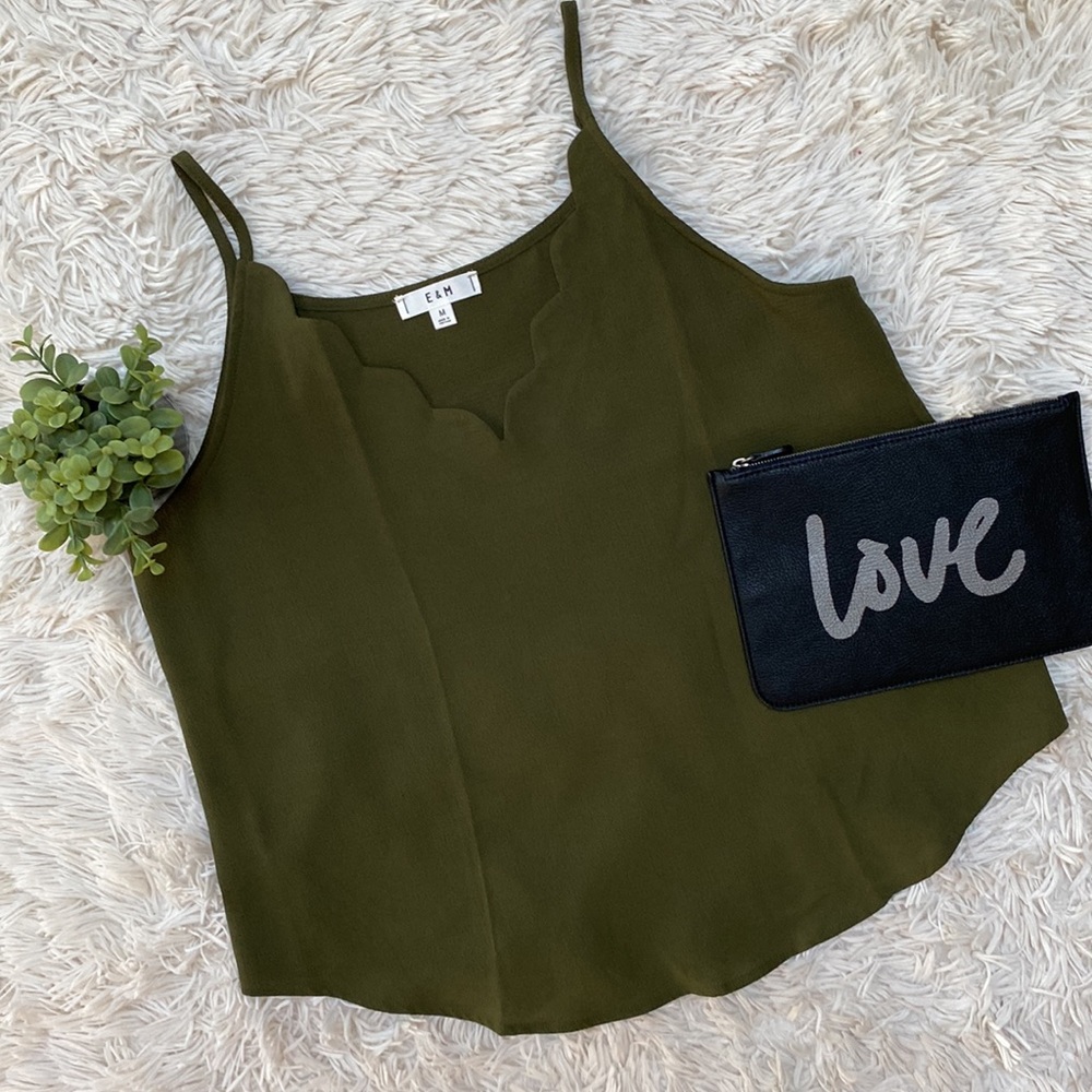 E & M Scalloped Cami💗 Olive